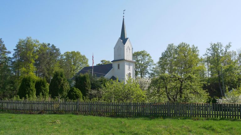 Holmsbu kirke