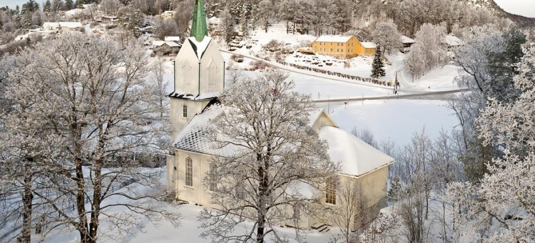Holmsbu kirke - vinter